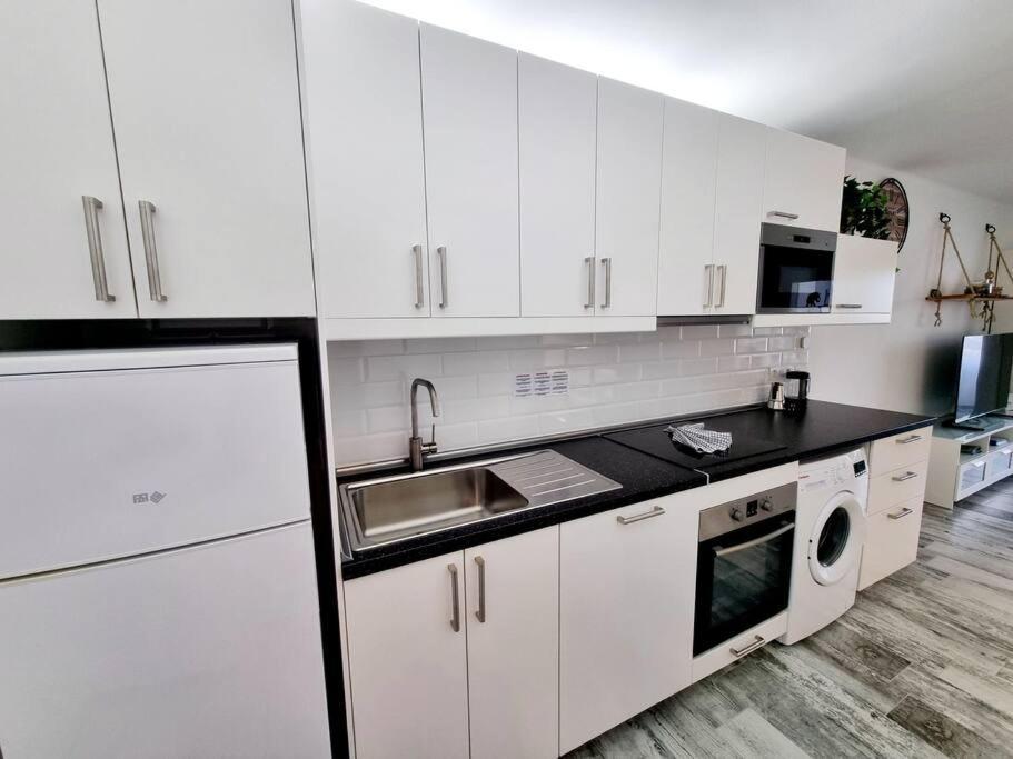 Apartamento Smeraldo 11 Playa Roca Коста-Тегисе Экстерьер фото